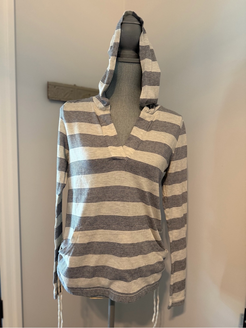 ROXY Cotton Blend Long Sleeve V-neck Striped Hoodie with Kangaroo Pocket boho